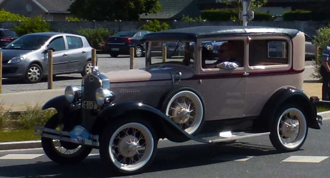 Location De Ford A Sedan 1950 A Amiens 872 Roadstr