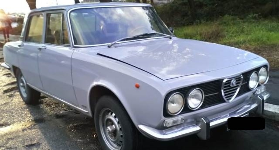 Location de ALFA ROMEO berlina 2000 1972 à Saint Marcellin