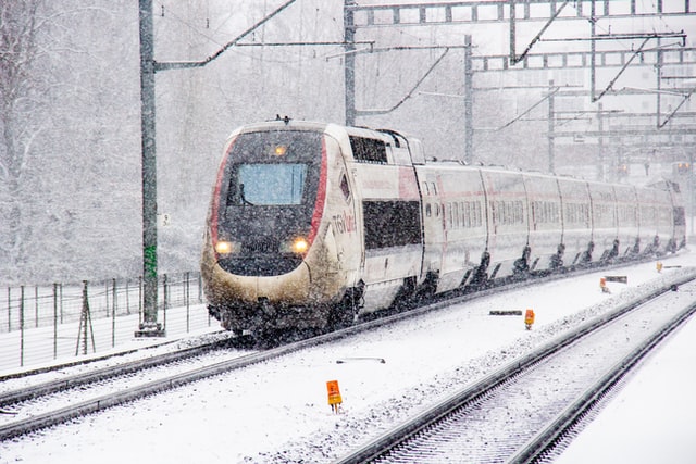 TGV Lyria sous la neige